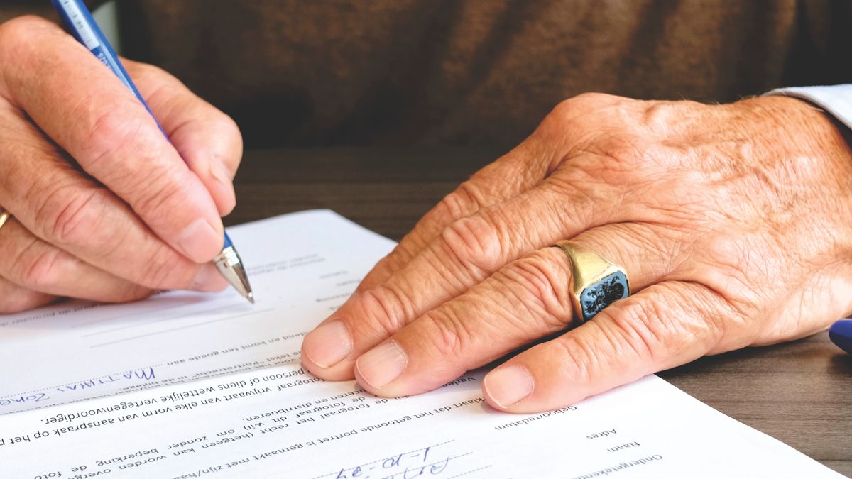 Vordering indienen faillissement opstellen met facturen en overeenkomst