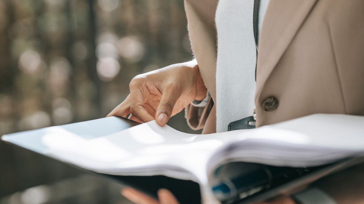 Bepalingen over opdracht en tarief in een zzp-contract voorbeeld